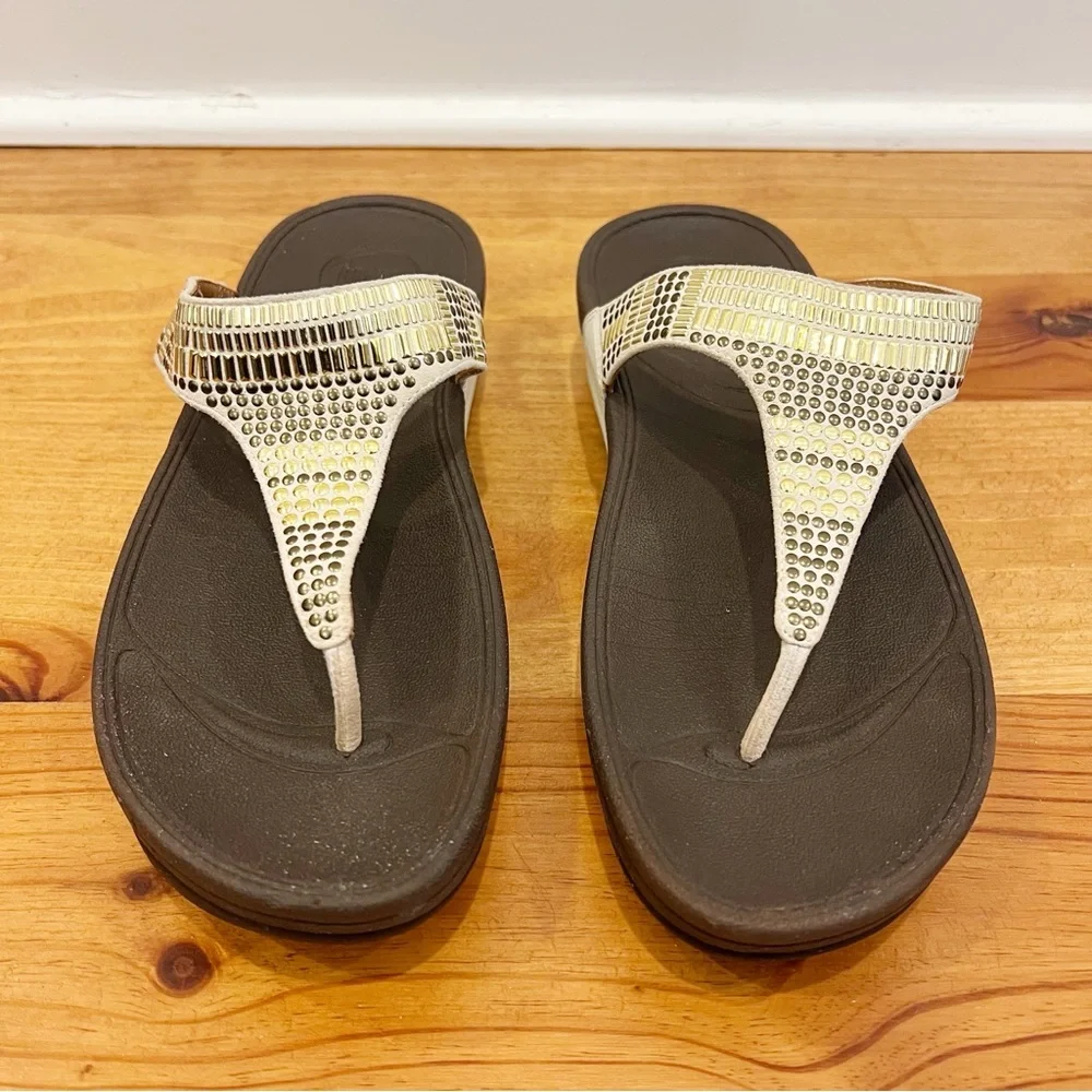 FitFlop Aztec Chada Toe Post Sandals Womens 9 Urban White Studded Comfort
